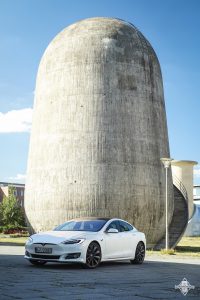 Nicht nur bei Europcar kann man in Berlin einen Tesla mieten