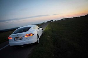 Tesla Model S emotion objekt zum Mieten