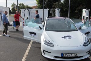 Einer der Mietwagen von Tesla-Car-Rent