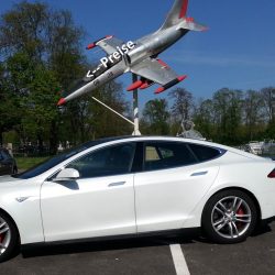 Tesla senkt Preise